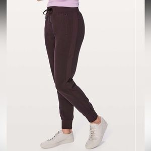 Lululemon Get Going Joggers Black Cherry size 4